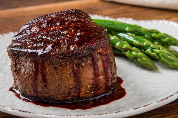 Pan-Seared Filet Mignon with Red Wine Reduction